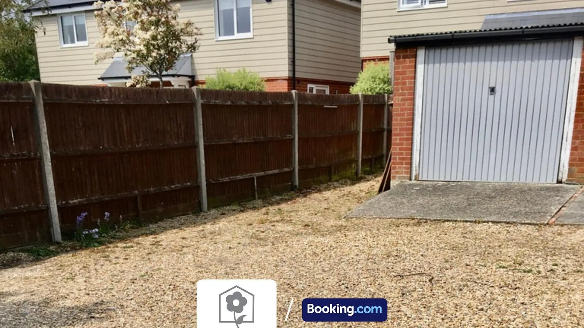 Netley Village Apartment: Serviced Stay with Free Wi-Fi in Southampton Hamble-le-Rice 0*,