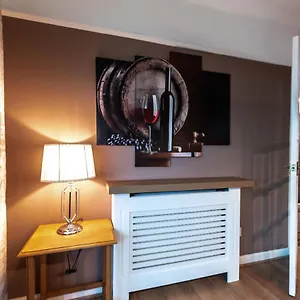 Holiday home Cheerful 3-bedroom Douglas House With Patio